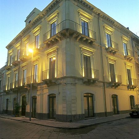 Hotel La Ville Catania Bagian luar foto