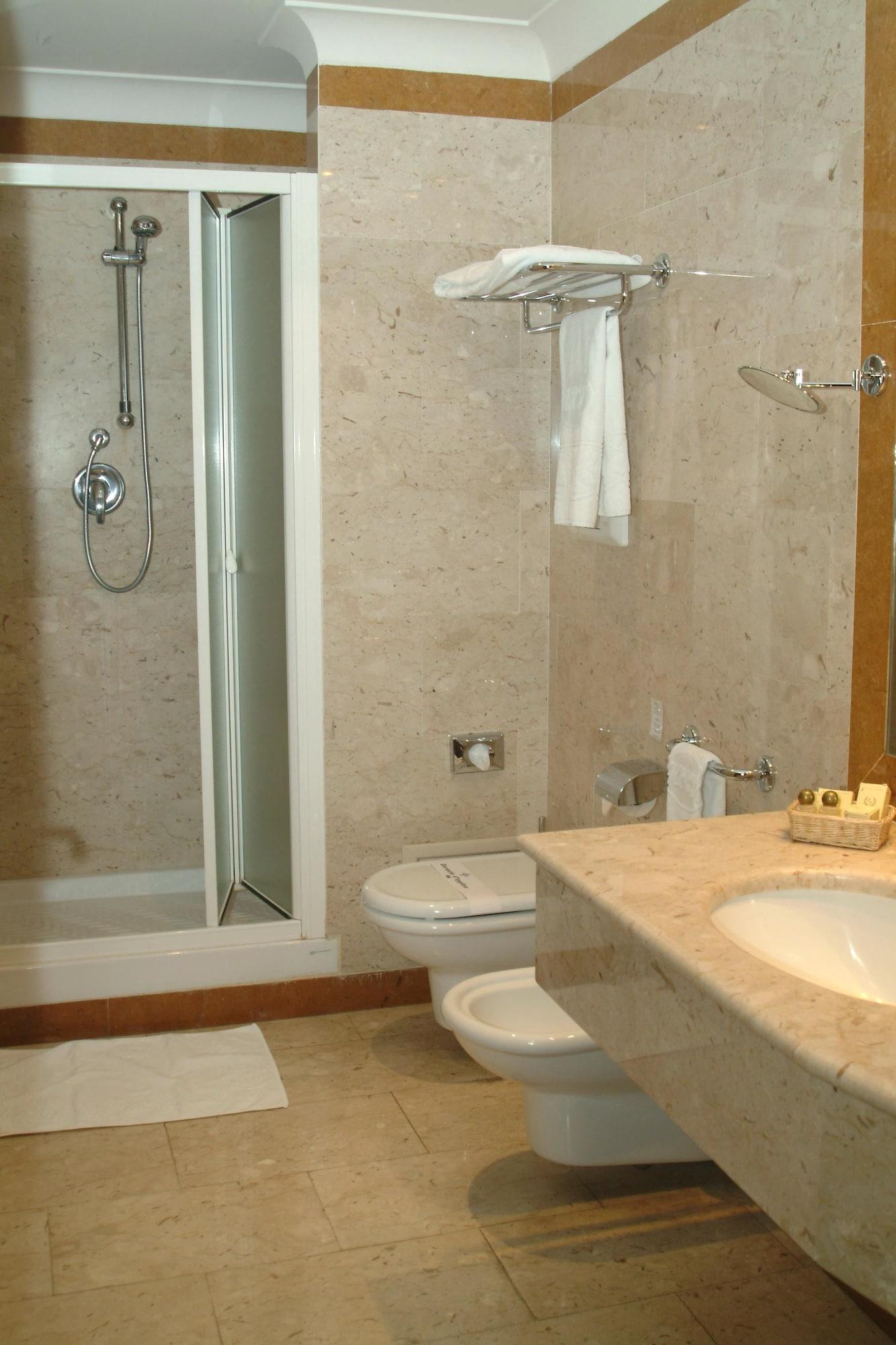 Hotel La Ville Catania Bagian luar foto