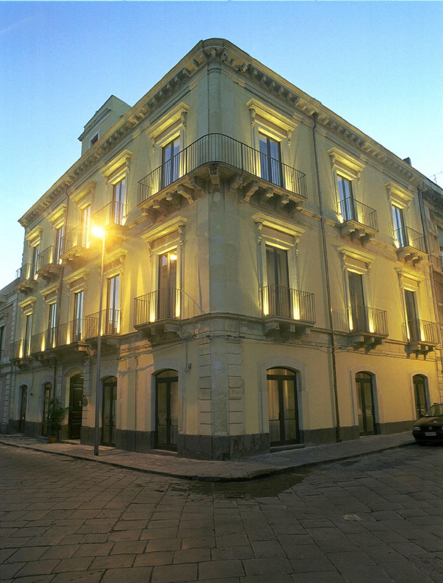 Hotel La Ville Catania Bagian luar foto