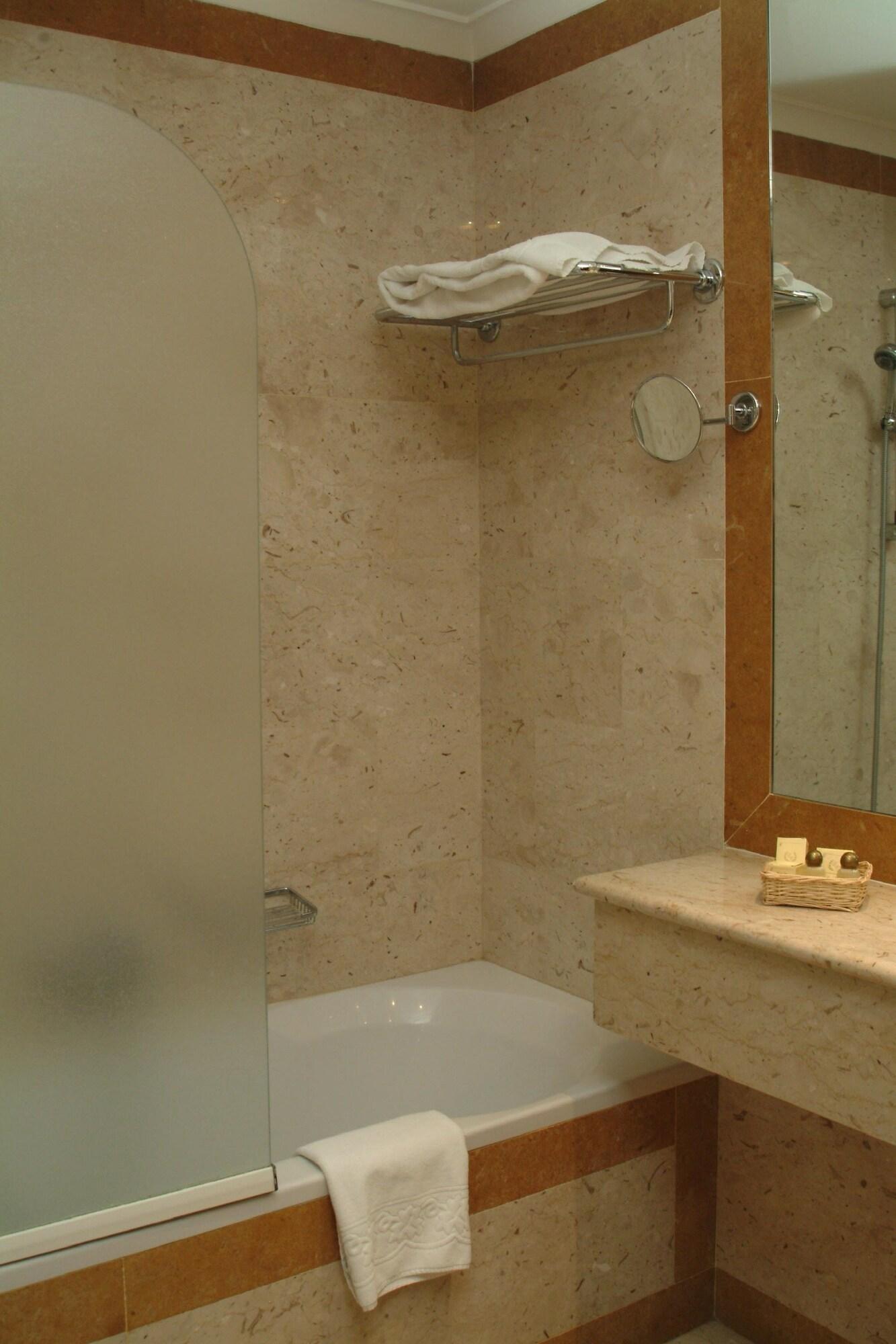 Hotel La Ville Catania Bagian luar foto