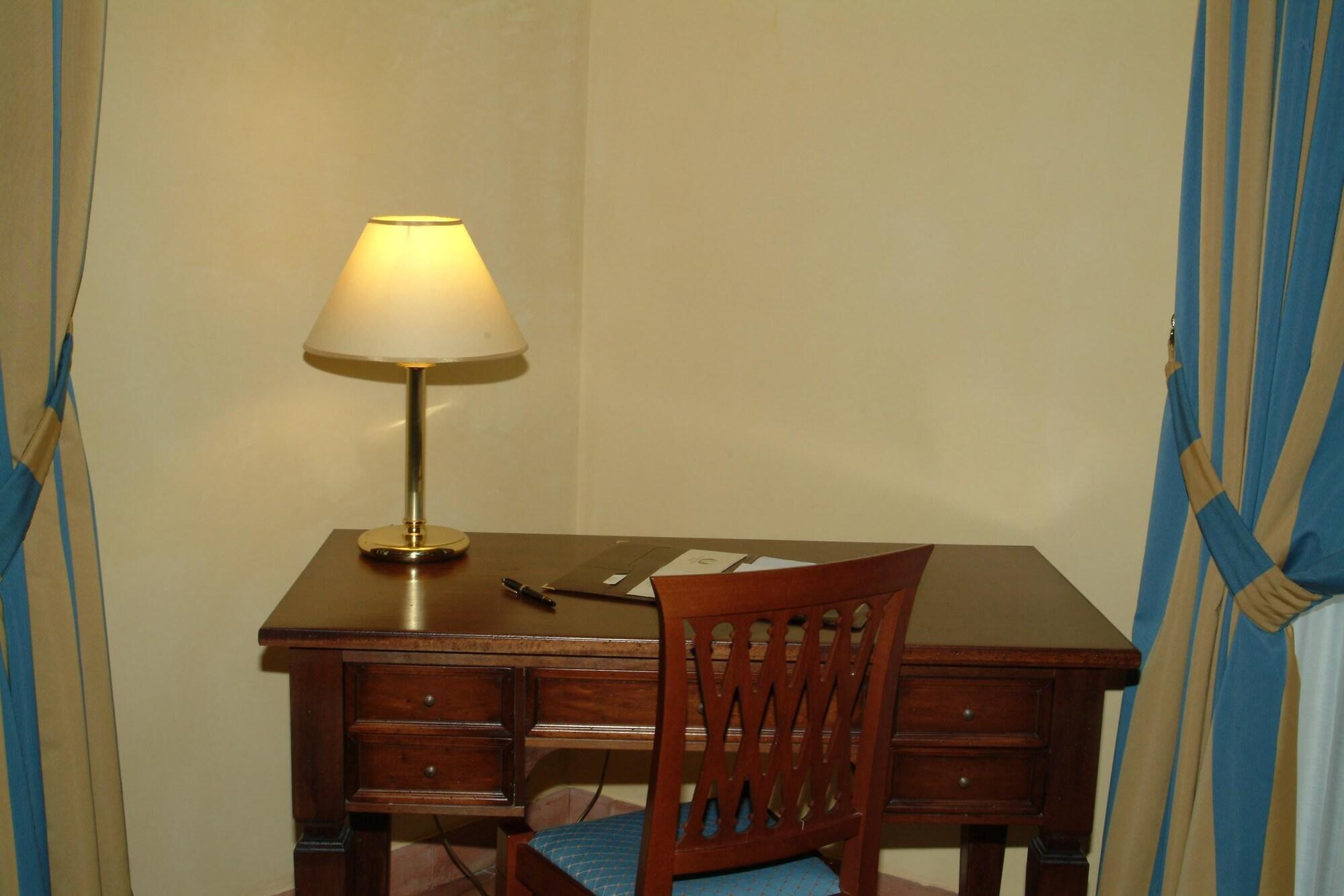 Hotel La Ville Catania Bagian luar foto