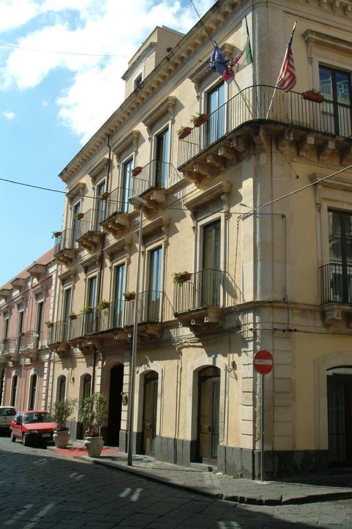 Hotel La Ville Catania Bagian luar foto