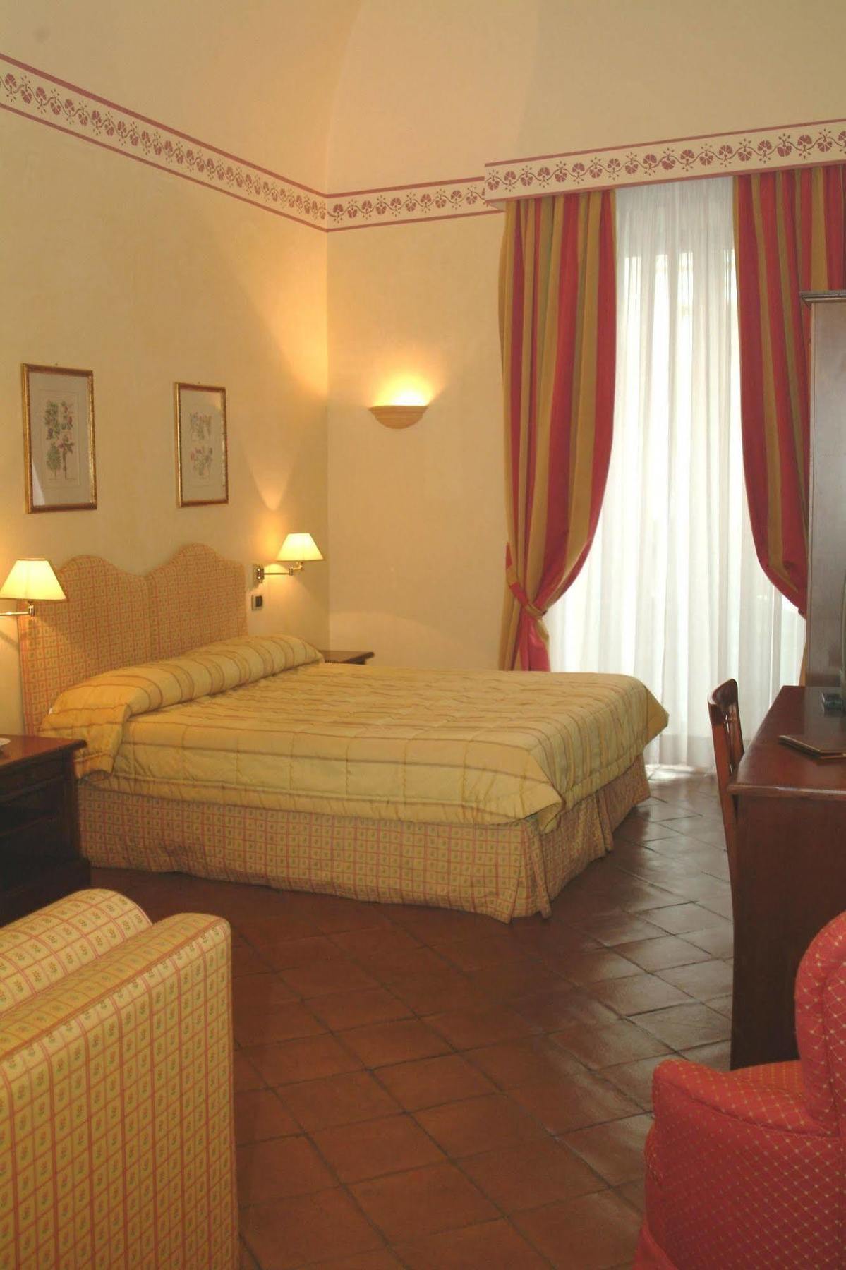 Hotel La Ville Catania Bagian luar foto