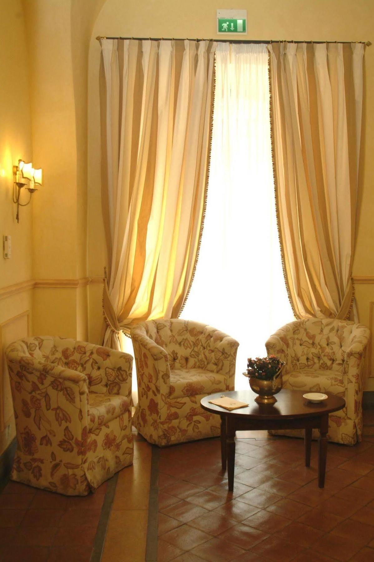 Hotel La Ville Catania Bagian luar foto