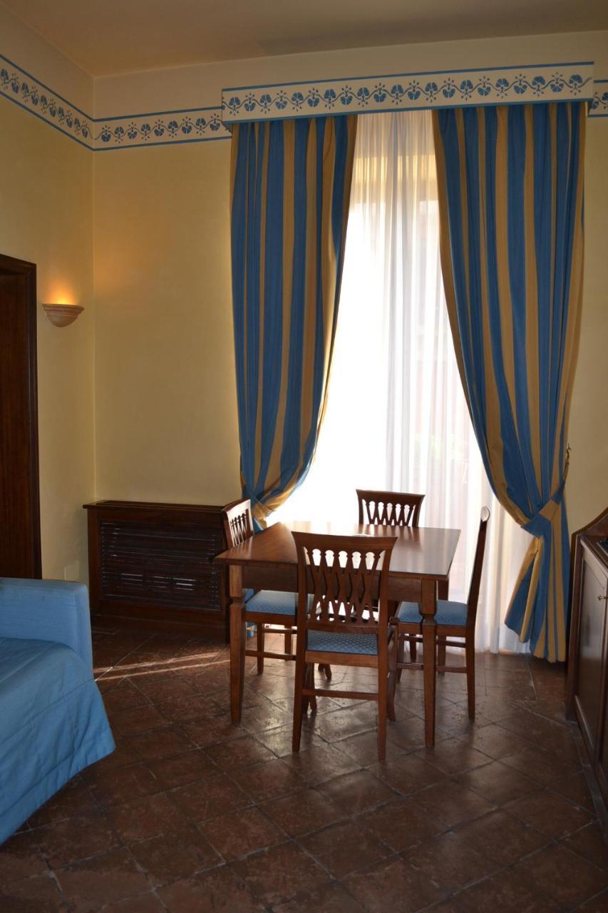 Hotel La Ville Catania Bagian luar foto